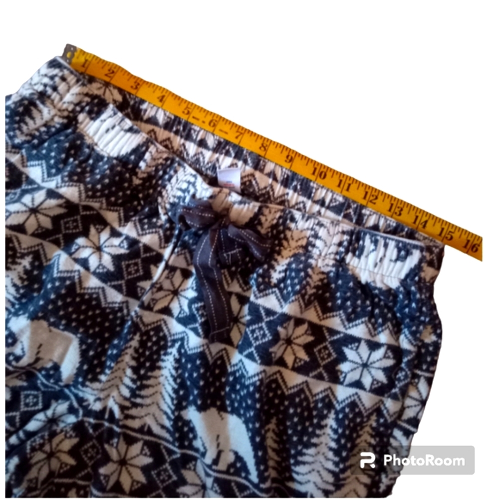 Size M Old Navy Christmas pajama pants